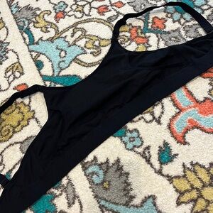 Momcozy hands free pumping bra